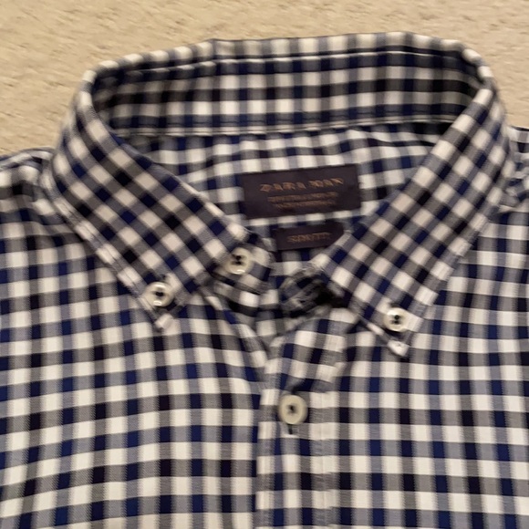 Blue checkered dress shirt from Zara. - Picture 2 of 3